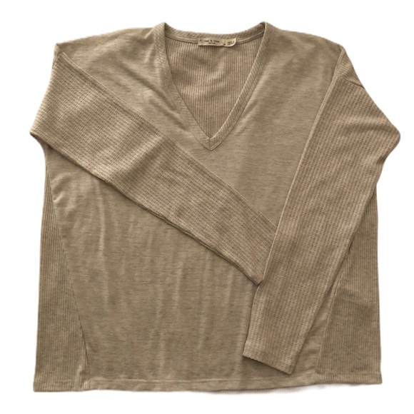 rag & bone Tops - rag & bone long sleeve v-neck sweater